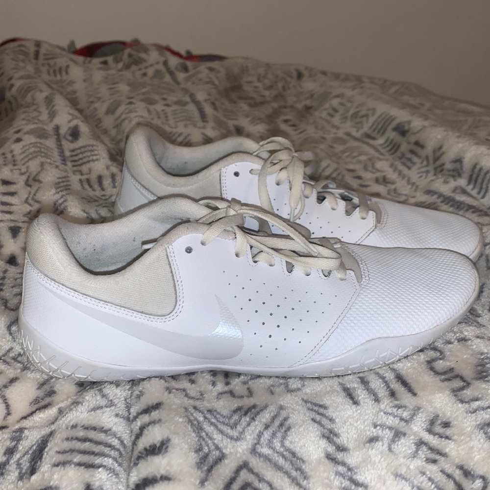 Nike cheer shoes